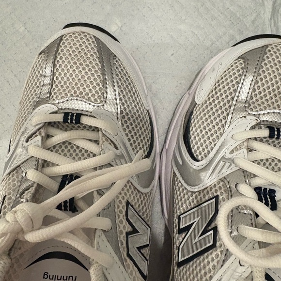 New balance - Picture 5 of 5